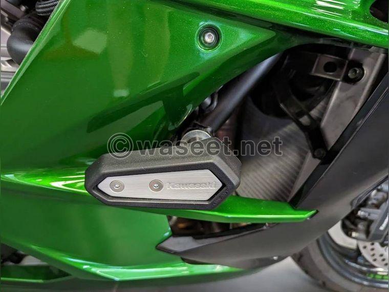 Kawasaki H2 Sportbike 2018 motorcycle  1