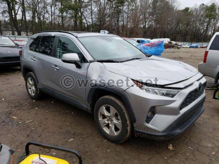 2020 TOYOTA RAV4 XLE  3