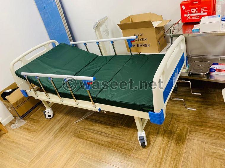 Manual hospital bed for sale 1