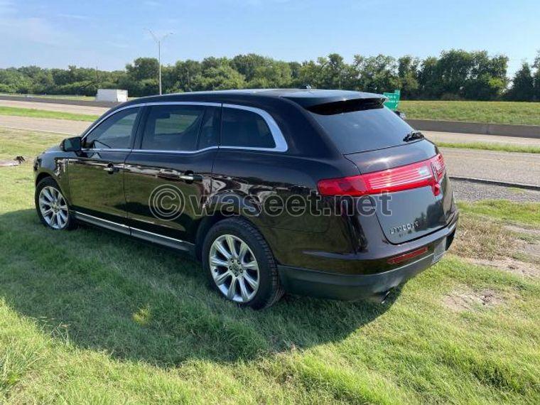 2014 LINCOLN MKT 3