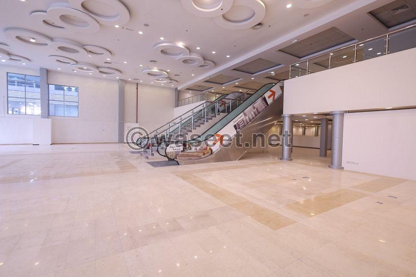 For rent, two floors showroom, 2500 square meters room 3