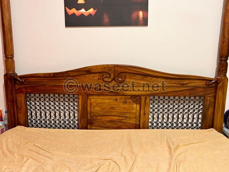سرير خشبي غريب الأطوار   1