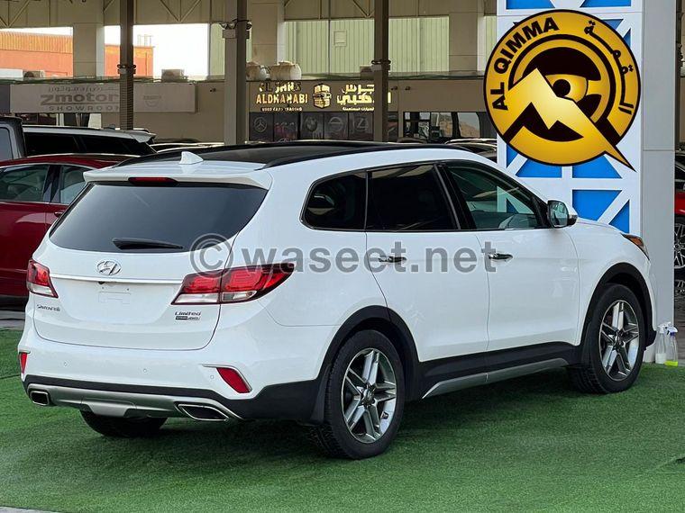 Hyundai Santa Fe model 2017 3