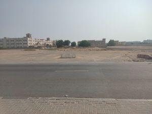 A townhouse plot of land is available in the Al Tallah 2 area, with an area of ​​1,722 square feet, exempt from fees, and has a drainage, next to the Delhi Indian School, close to all services, close to the Saudi German Hospital, next to Sheikh Ammar Street, and close to 25 minutes from Sharjah Airport. For details, please contact me.