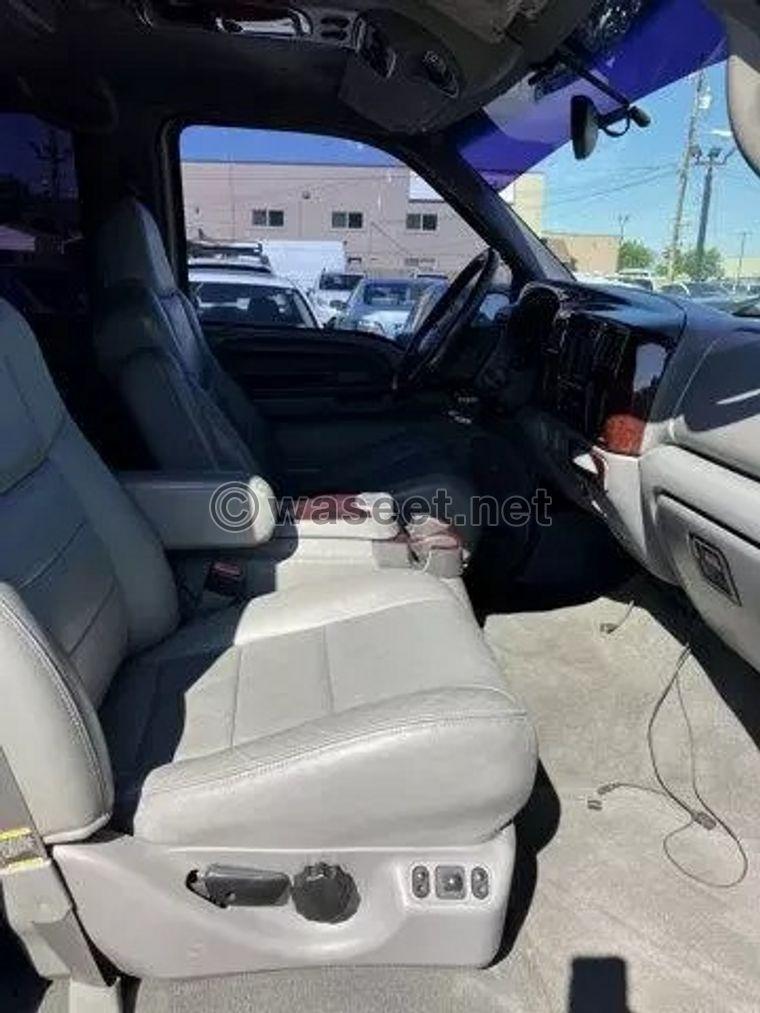 Ford Excursion XLT 2002  3