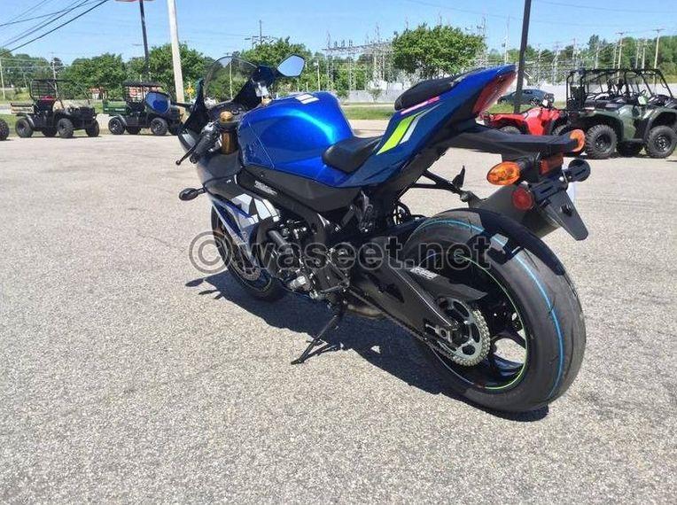 2018 سوزوكي GSXR1000 باللون الأزرق 1