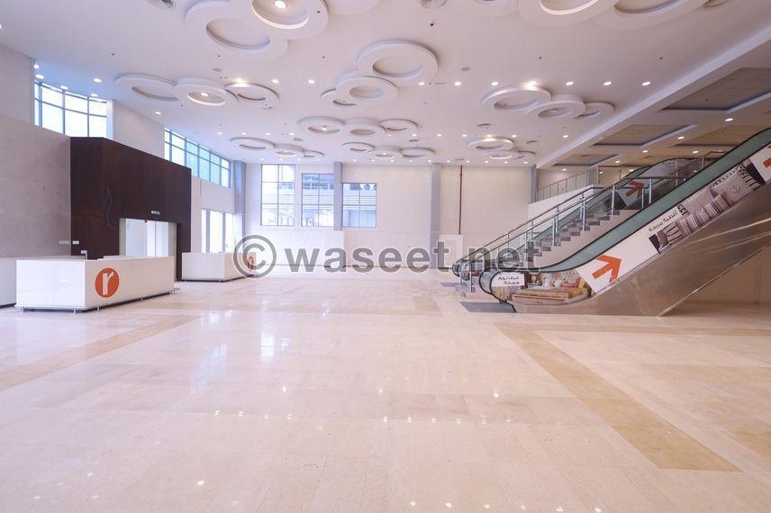 For rent, two floors showroom, 2500 square meters room 2