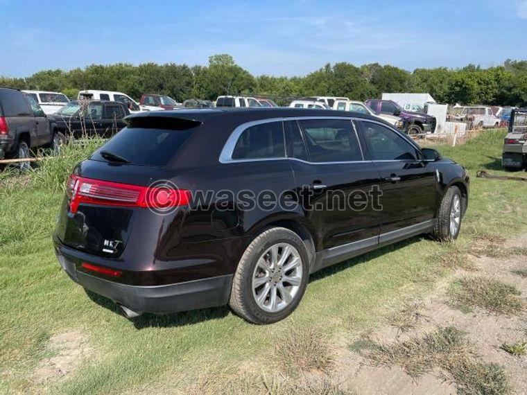 2014 LINCOLN MKT 5