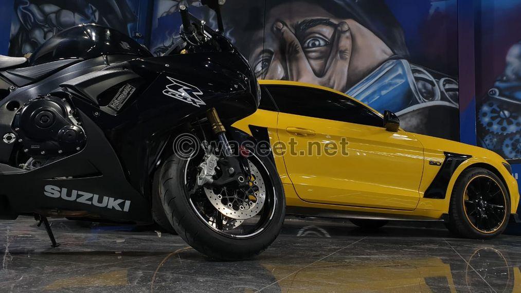 GSXR 750 نظيف للغاية، المالك الأول، عدد الأميال المنخفض  1