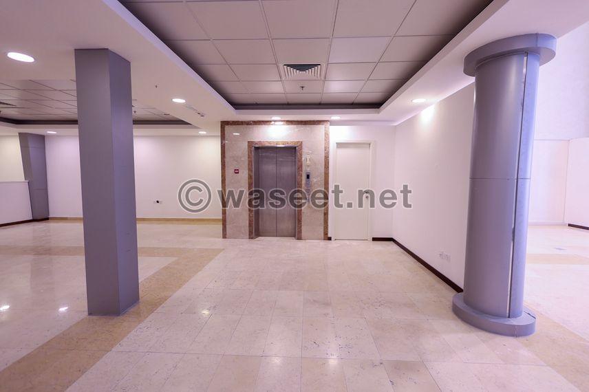 For rent, two floors showroom, 2500 square meters room 5