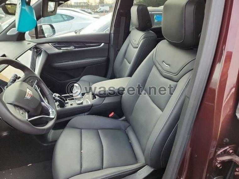 سيارة كاديلاك XT6 AWD طراز 2023 الفاخرة  1