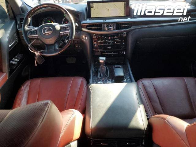 Lexus LX570 2020 1
