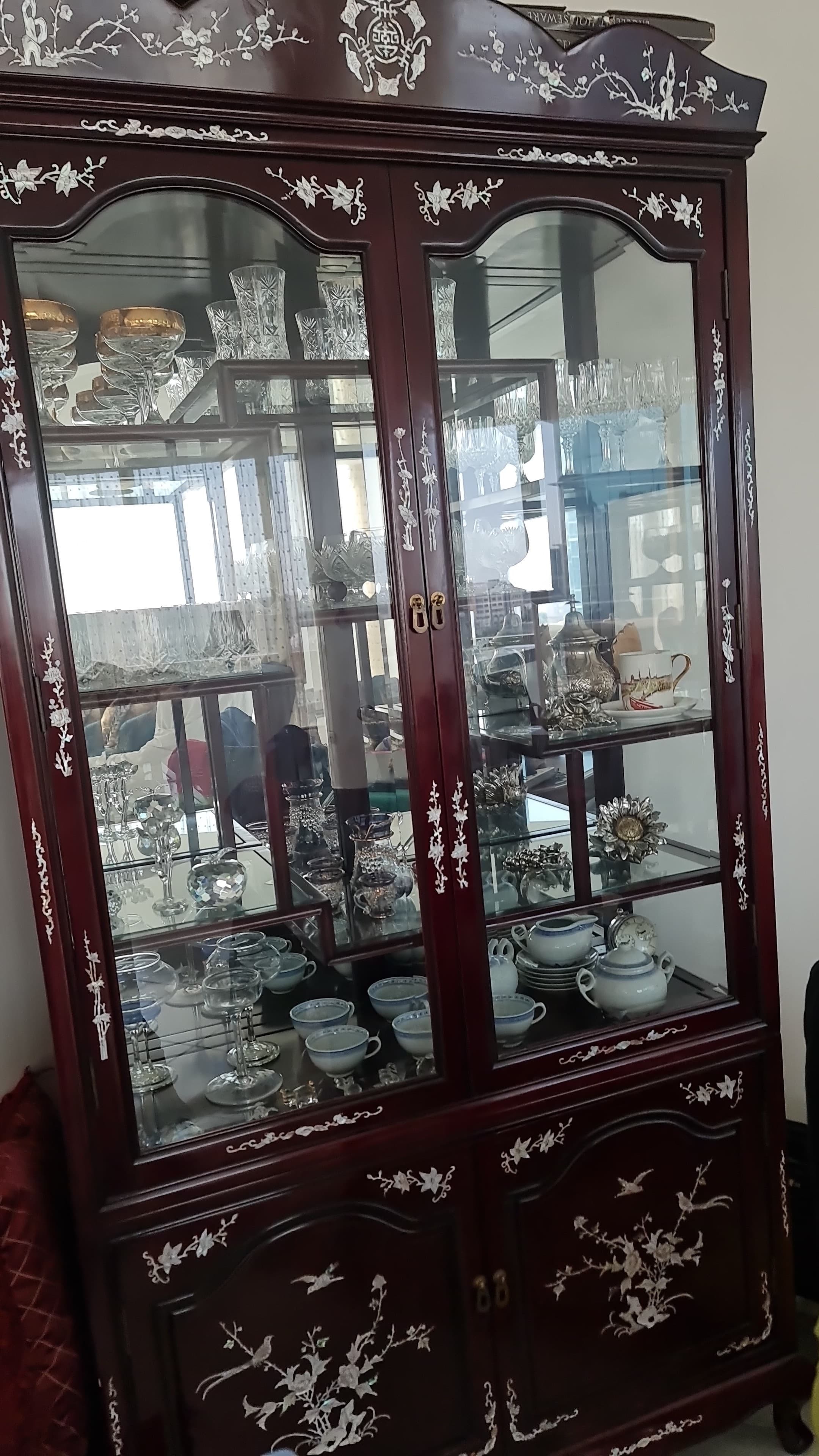 A beautiful seashaf closet 0