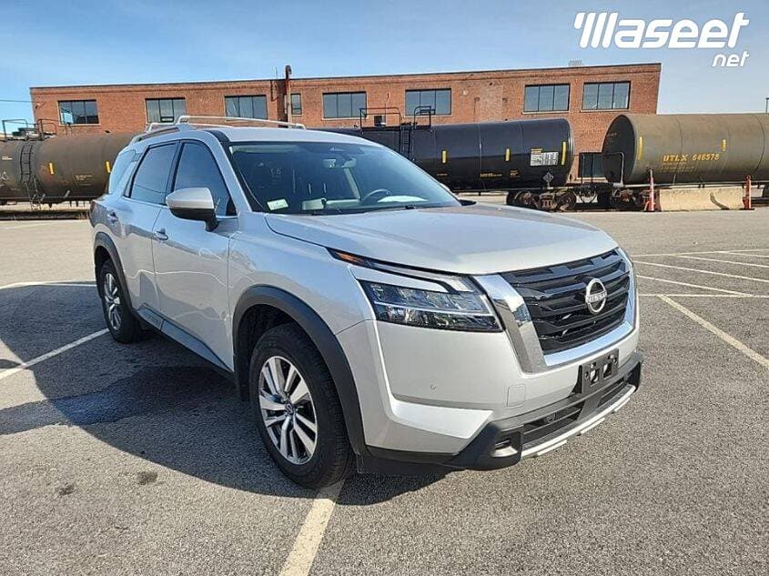 Nissan Pathfinder 2023 SL 8