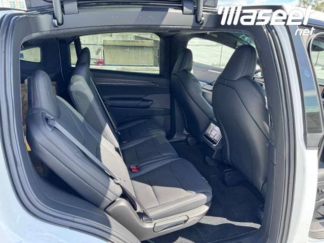 Tesla Model X 2023 4