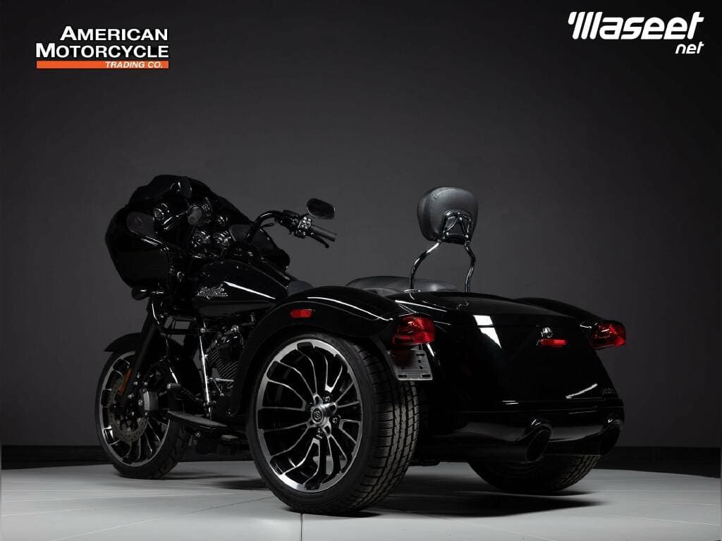 2023 Harley Davidson Road Glide 1