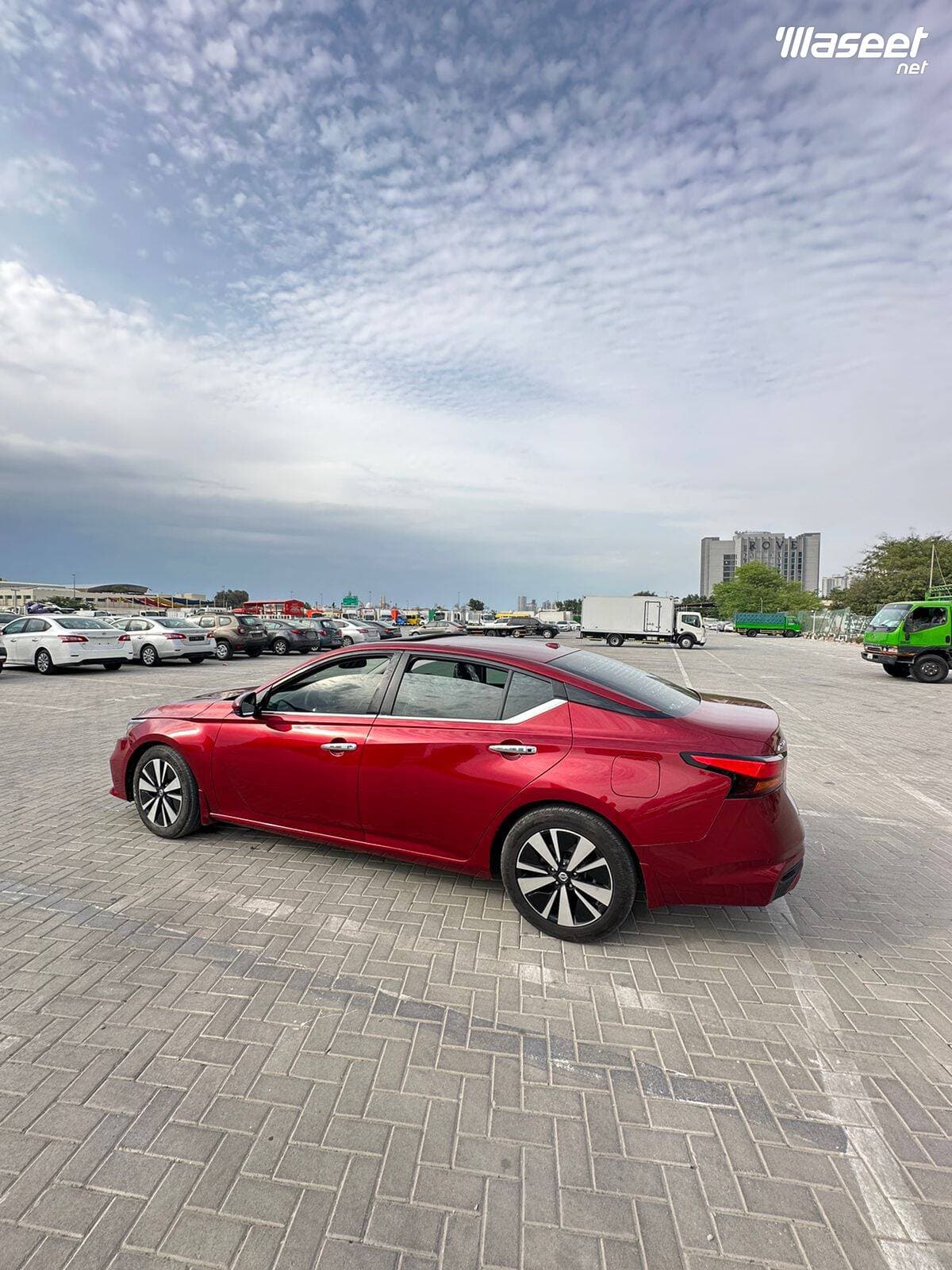 Nissan Altima SV model 2019 4