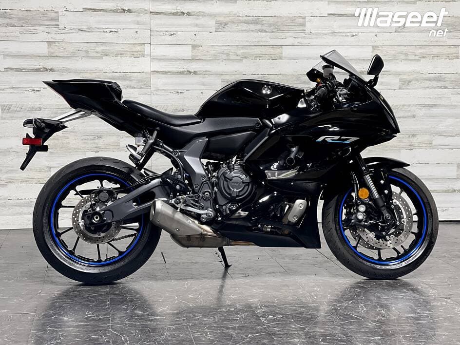 Yamaha R7 model 2022 1