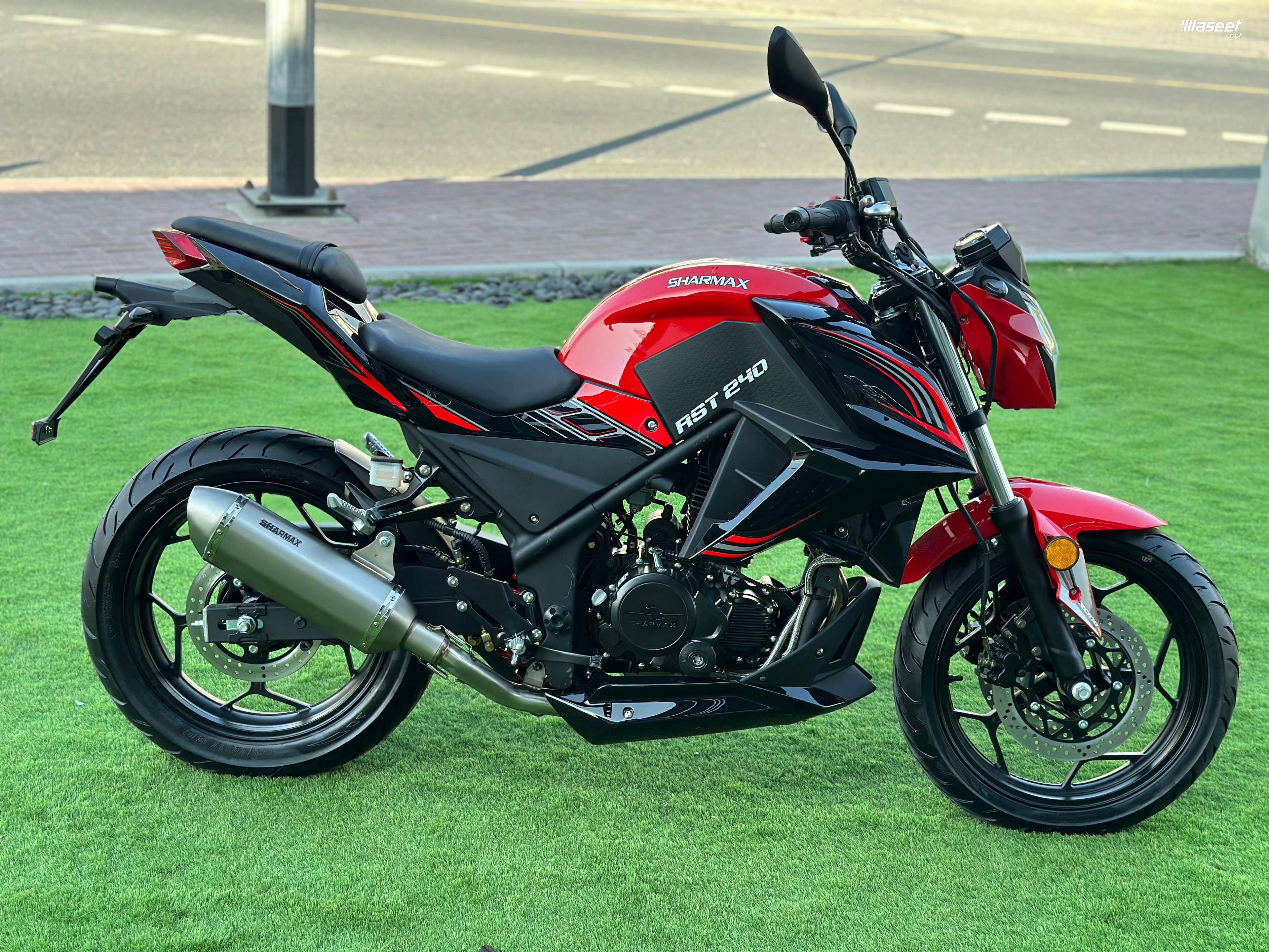 Charmax RST240 sports bike 1