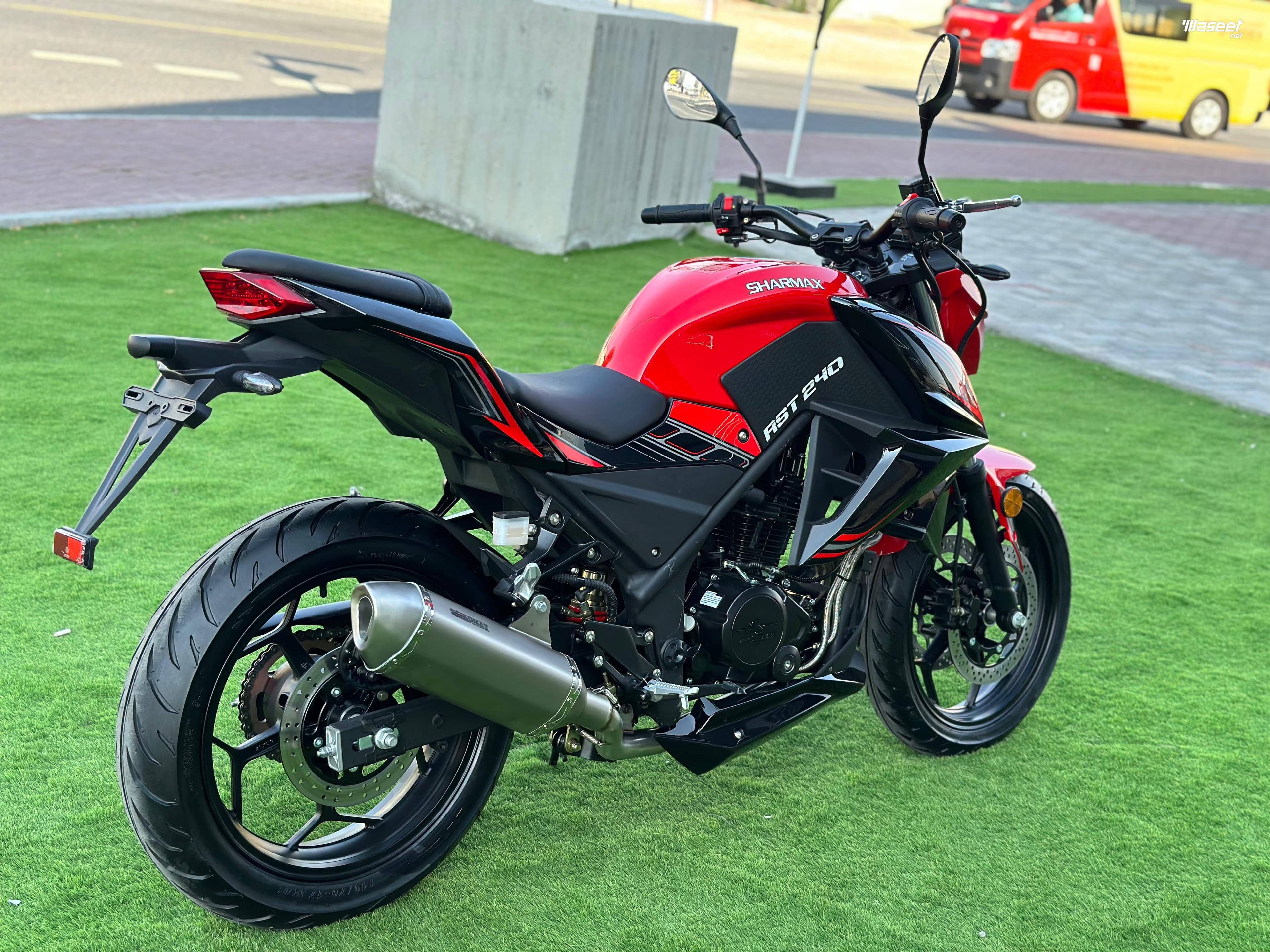 Charmax RST240 sports bike 2