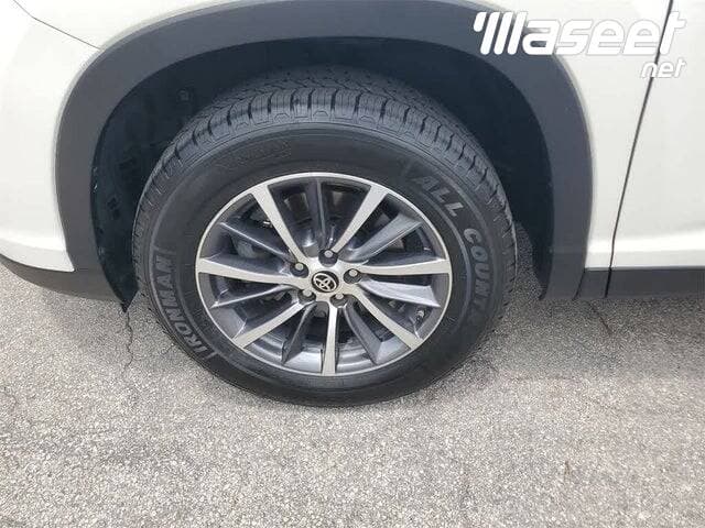 2019 Toyota Highlander XLE FWD 8