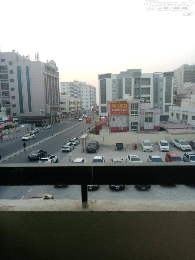 صالون نسائى للبيع بعجمان 0