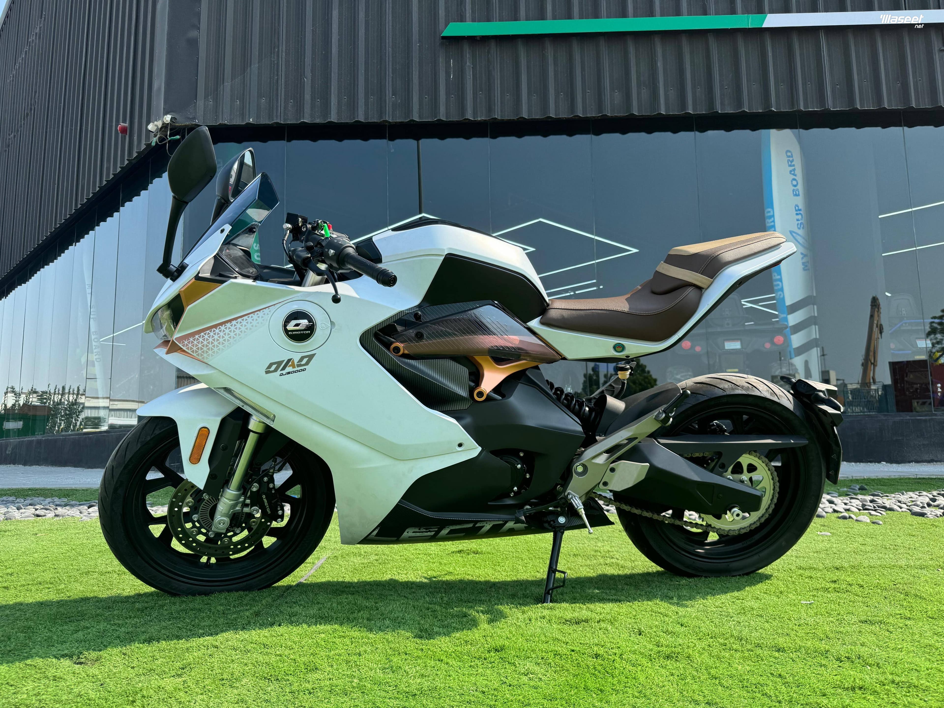 Sharmax GB 501E 1