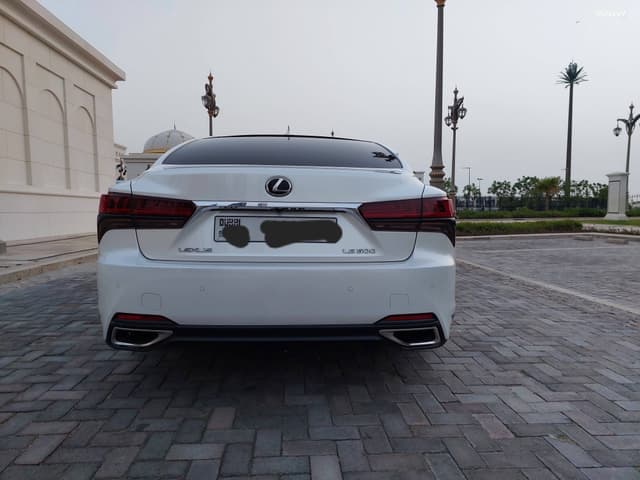 لكزس LS500 موديل 2021