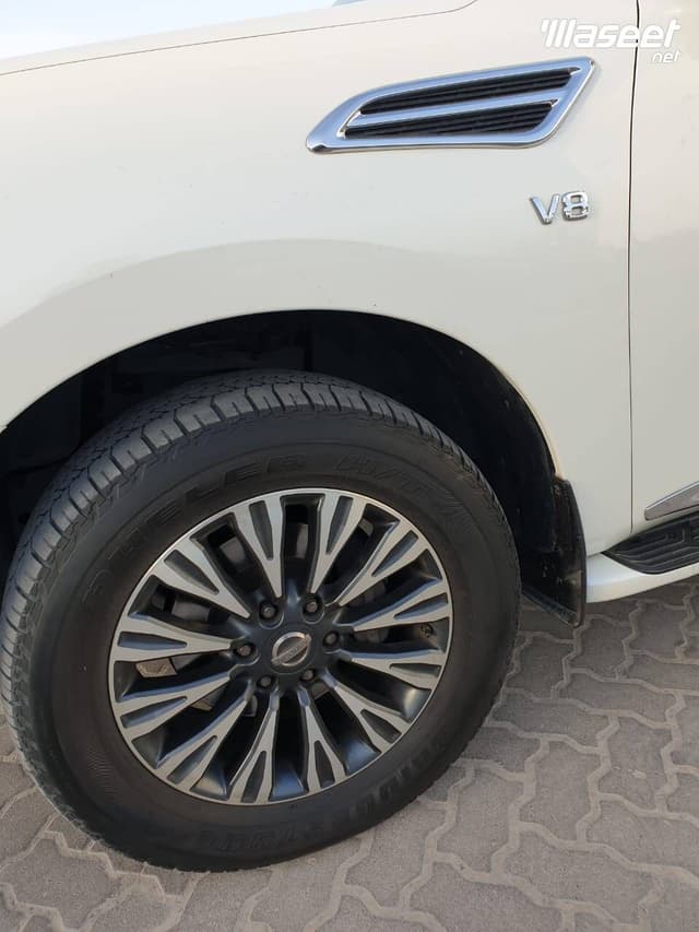 Nissan Patrol Platinum SE V8 2015