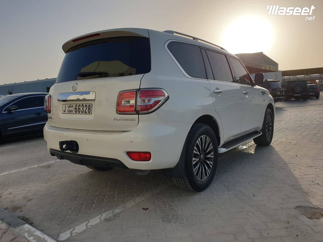 Nissan Patrol Platinum SE V8 2015 4
