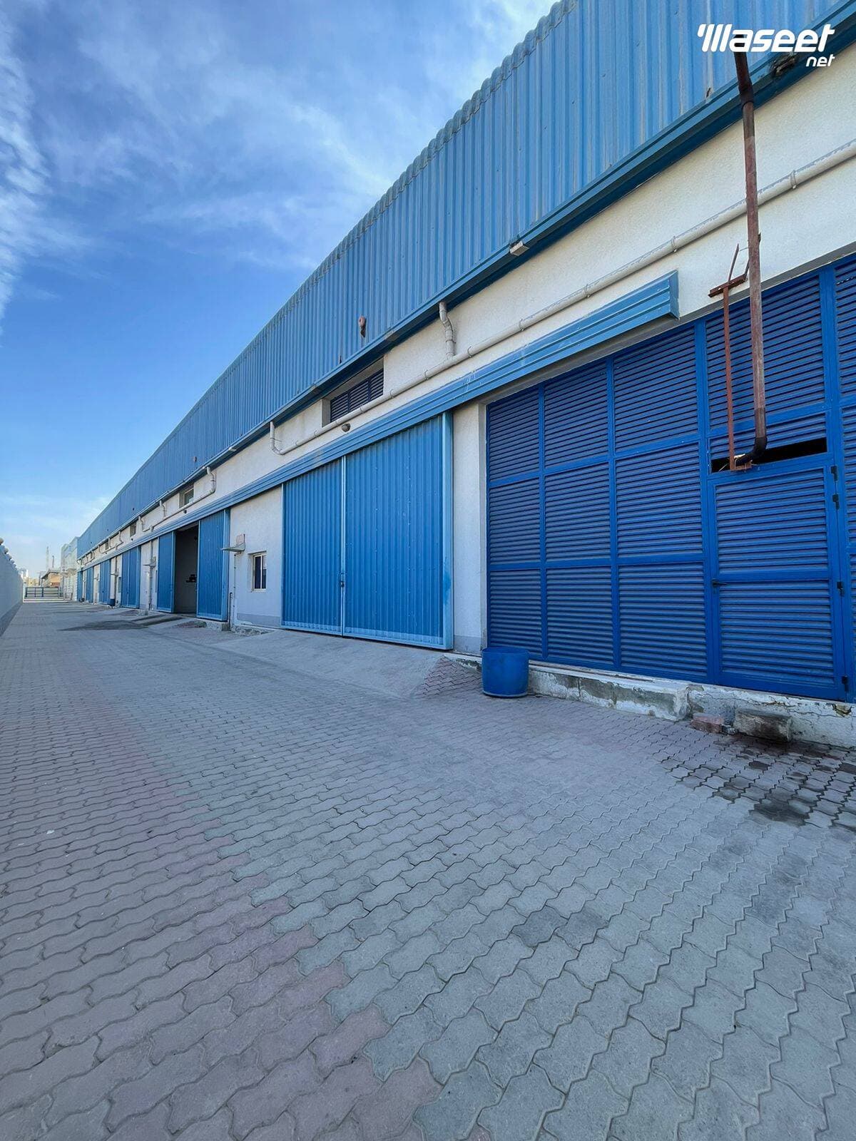 مستودع أرضي 33000 قدم مربع 5