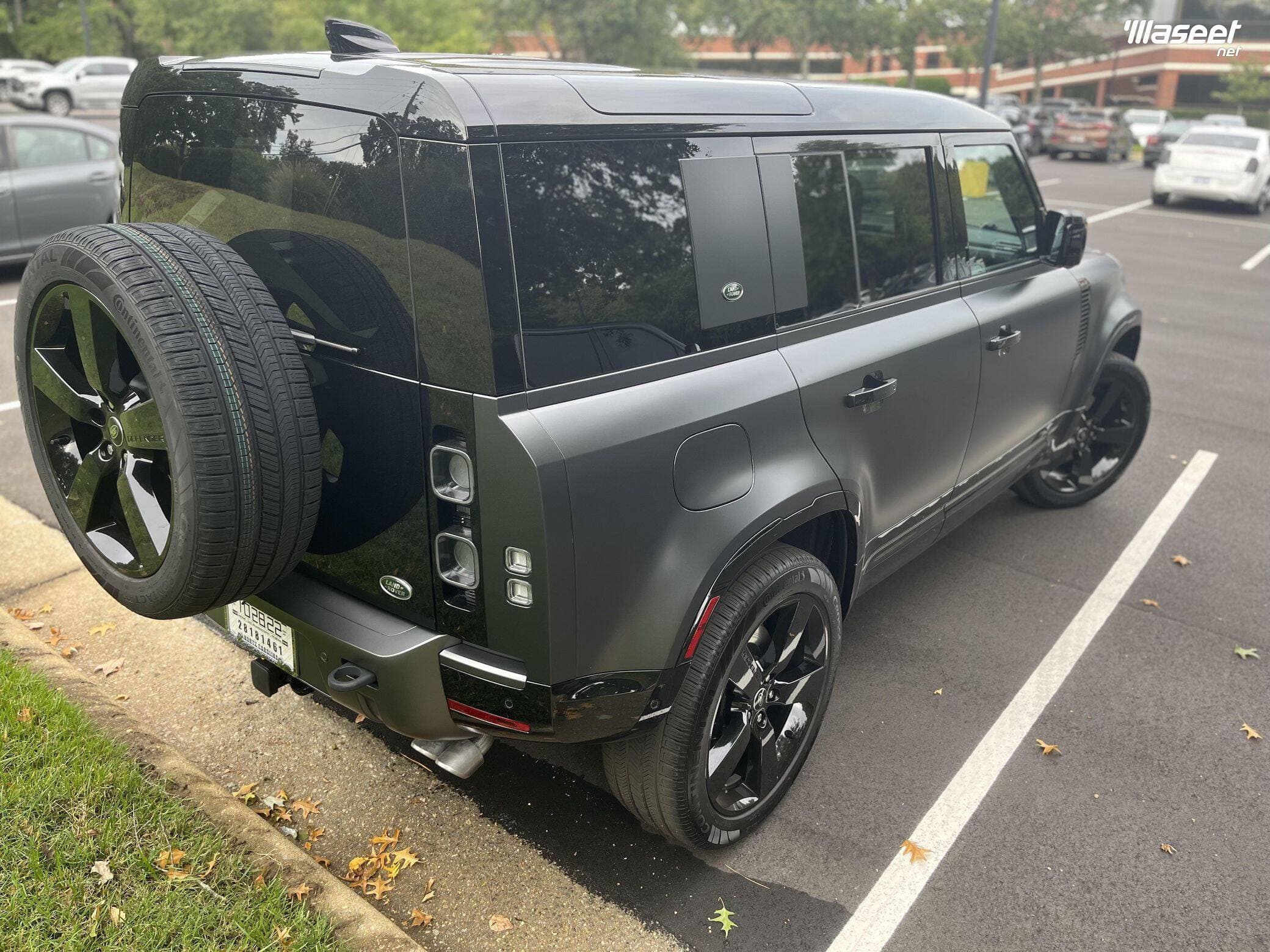 2023 Land Rover Defender 3