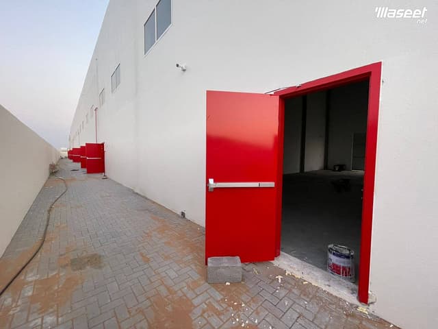مستودع للإيجار في منطقة الجرف الصناعية