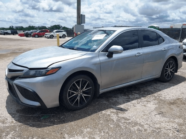 Toyota Camry SE 2022 5
