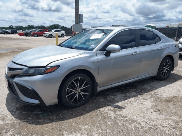 Toyota Camry SE 2022