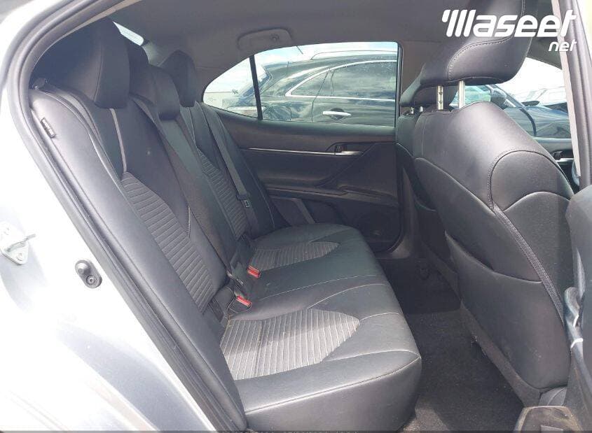 Toyota Camry SE 2022 2