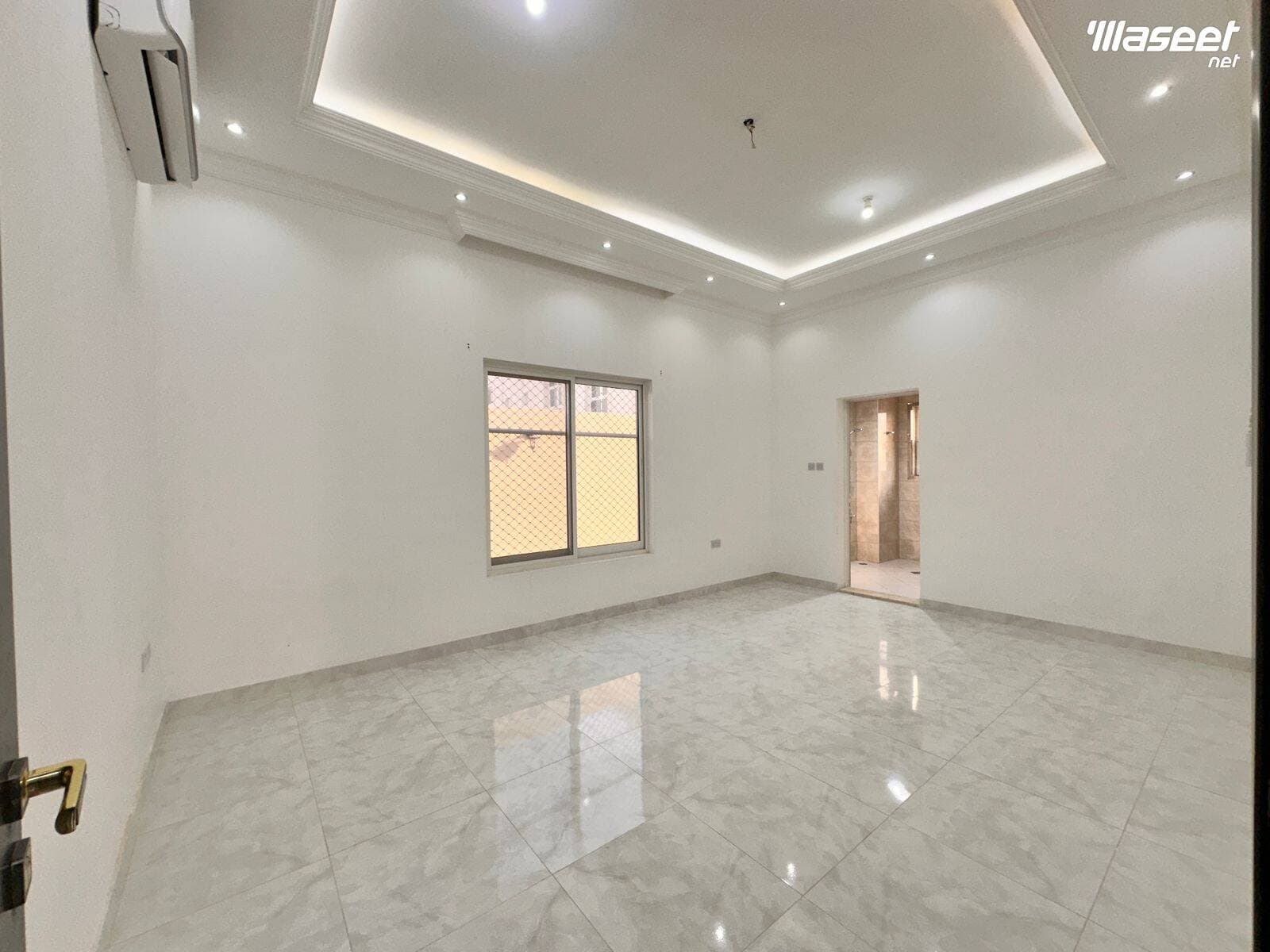 Standalone villa in Madina Al-Monawara in Riyadh 150000 dirhams 2