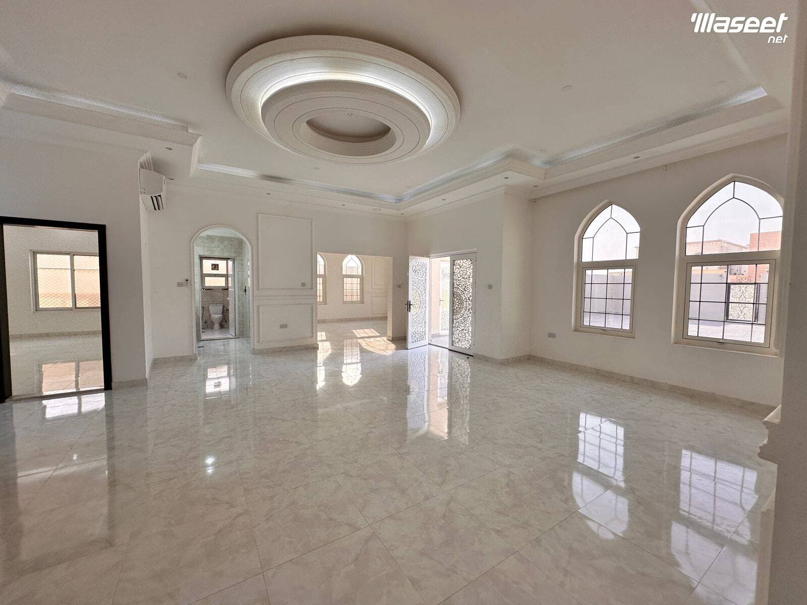 Standalone villa in Madina Al-Monawara in Riyadh 150000 dirhams 3