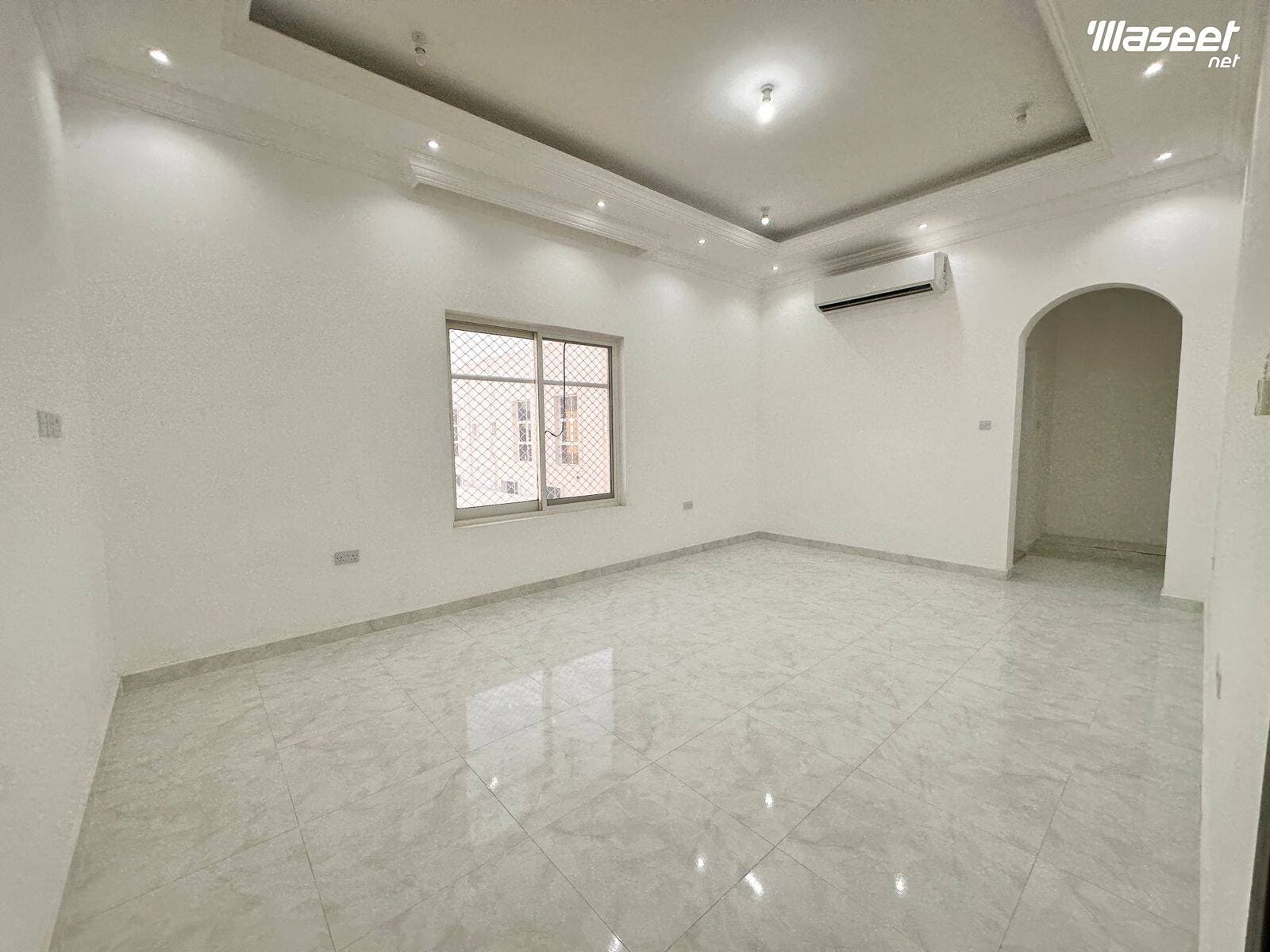 Standalone villa in Madina Al-Monawara in Riyadh 150000 dirhams 5