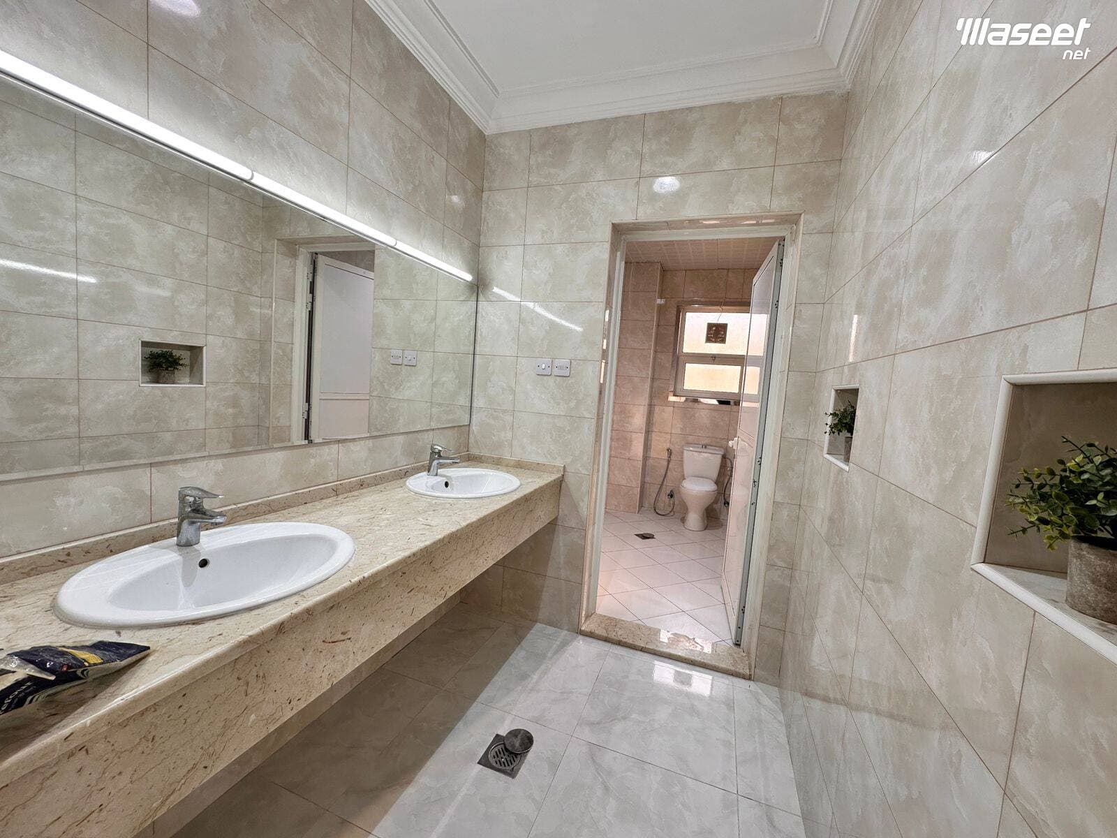 Standalone villa in Madina Al-Monawara in Riyadh 150000 dirhams 1