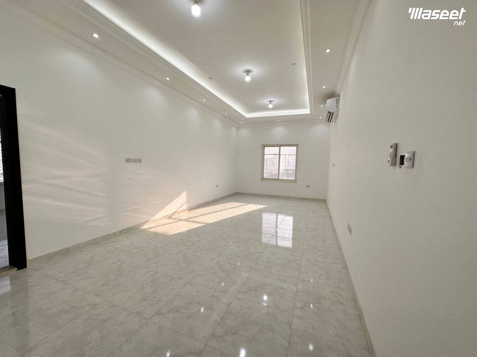 Standalone villa in Madina Al-Monawara in Riyadh 150000 dirhams 4