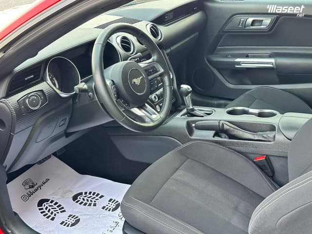 Ford Mustang   Model  2020