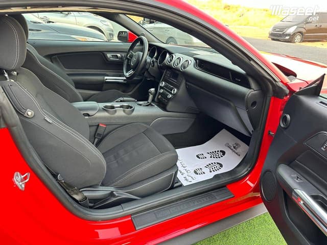 Ford Mustang   Model  2020