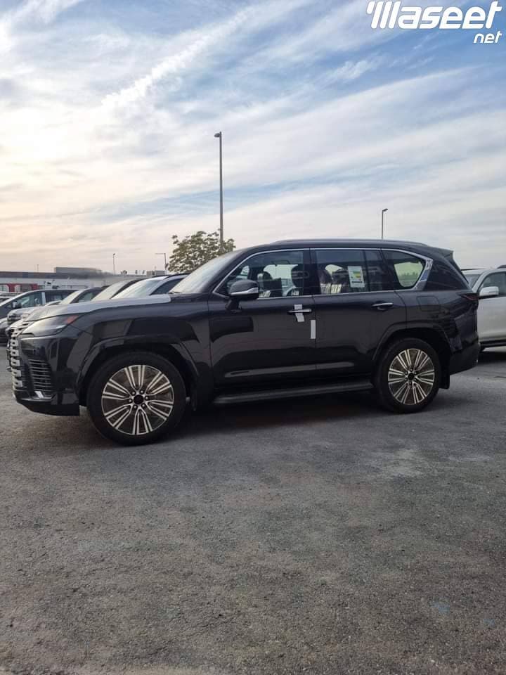 2024 Lexus LX 600 0