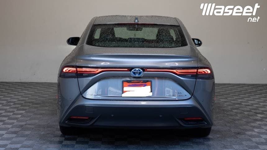 2022 تويوتا ميراي XLE 7
