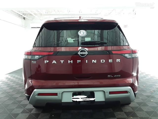 2022 Nissan Pathfinder SL 4WD