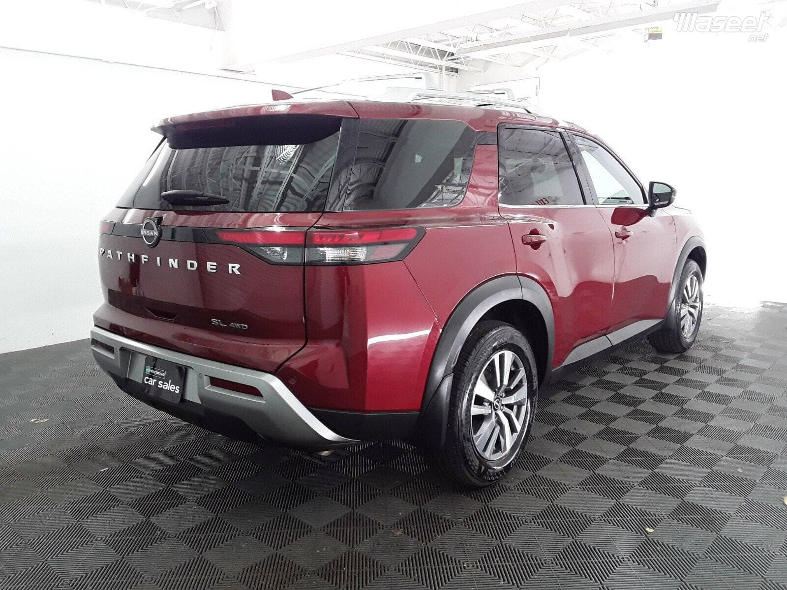 2022 Nissan Pathfinder SL 4WD 8