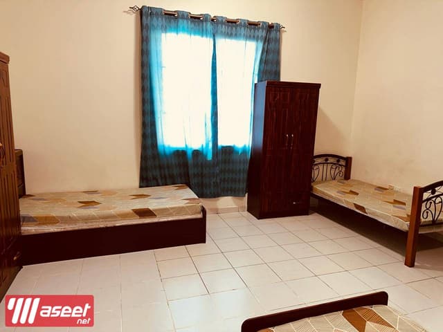 A bed for rent for employed girls in a large apartment