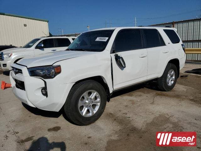 2021 Toyota 4runner, SR5 1