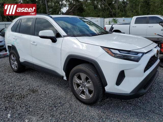2022 Toyota RAV4, Xle 3
